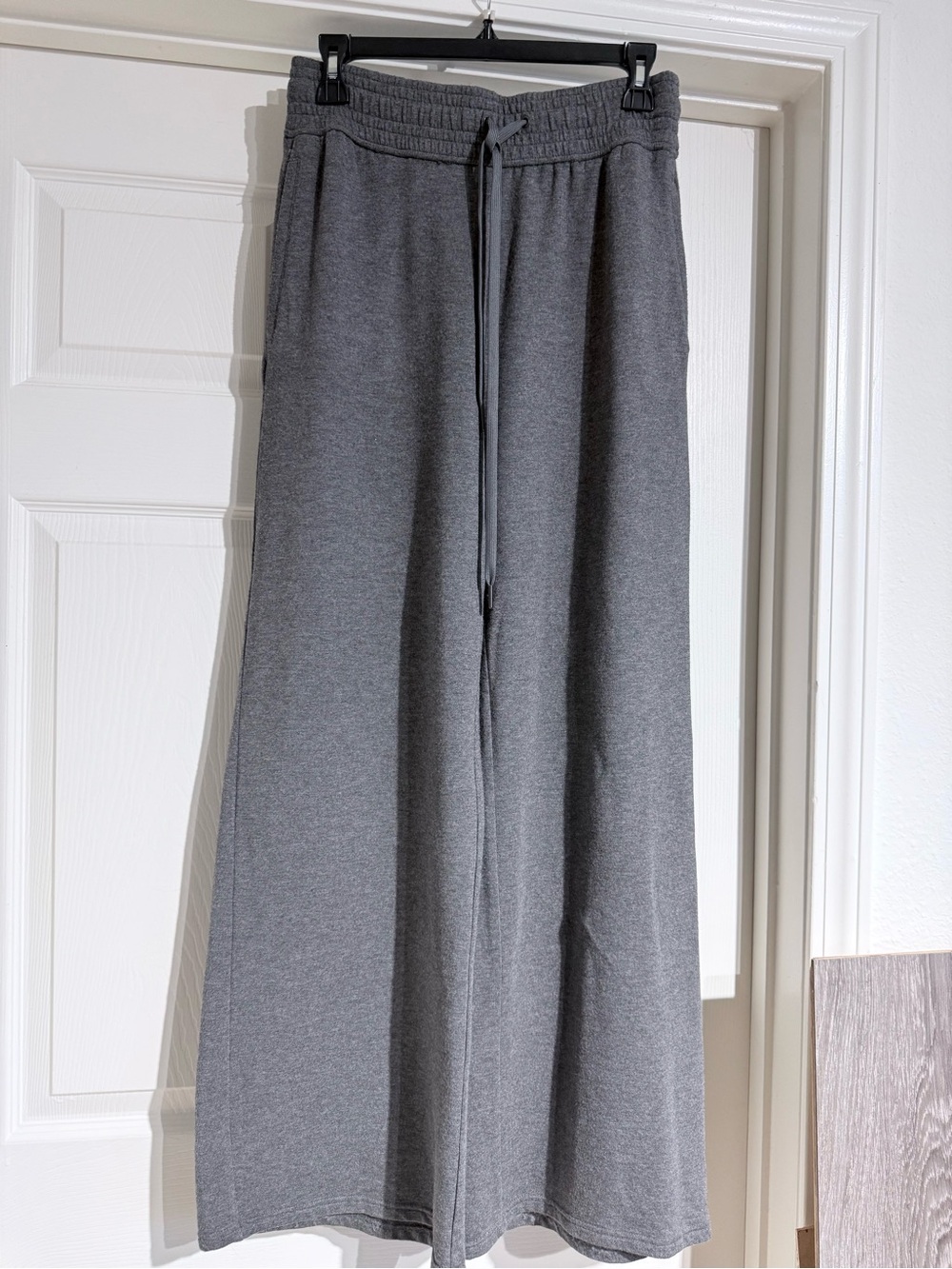 Aritzia Babaton  Wide-Leg Soft Knit   High- Rise Grey Sweat Pants Size M